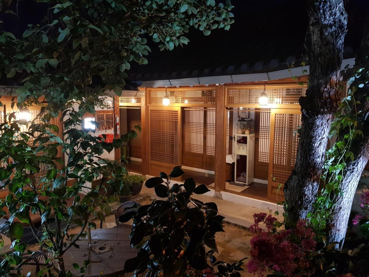 Hanok Story Guesthouse Jeonju Exterior photo